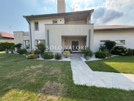 Visualizza le foto dell'immobile