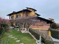 Visualizza le foto dell'immobile