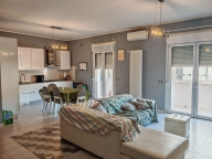 Visualizza le foto dell'immobile