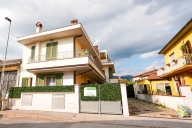 Visualizza le foto dell'immobile