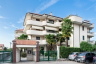 Vai alla scheda immobile Vai alla scheda immobile