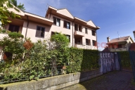 Visualizza le foto dell'immobile