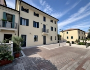 Visualizza le foto dell'immobile