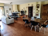 Visualizza le foto dell'immobile