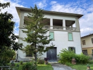 Visualizza le foto dell'immobile