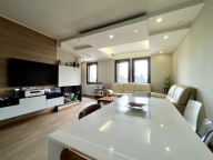 Visualizza le foto dell'immobile