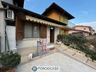 Visualizza le foto dell'immobile