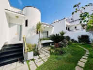 Visualizza le foto dell'immobile