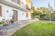 Visualizza le foto dell'immobile