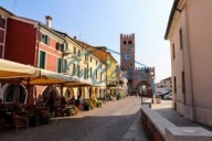 Visualizza le foto dell'immobile