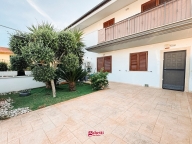 Visualizza le foto dell'immobile Visualizza le foto dell'immobile