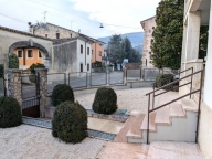 Visualizza le foto dell'immobile