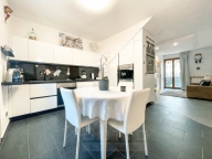 Visualizza le foto dell'immobile