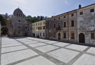 Visualizza le foto dell'immobile