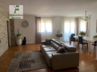 Visualizza le foto dell'immobile