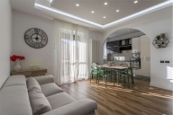 Visualizza le foto dell'immobile