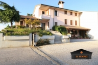 Visualizza le foto dell'immobile