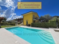 Visualizza le foto dell'immobile