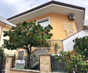 Visualizza le foto dell'immobile