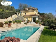 Visualizza le foto dell'immobile