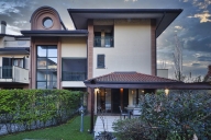 Visualizza le foto dell'immobile