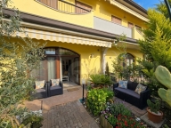 Visualizza le foto dell'immobile