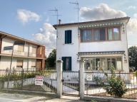 Visualizza le foto dell'immobile Visualizza le foto dell'immobile