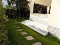 Visualizza le foto dell'immobile