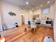 Visualizza le foto dell'immobile