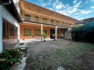 Visualizza le foto dell'immobile