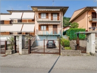 Visualizza le foto dell'immobile