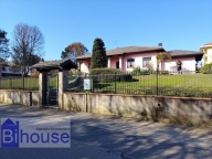 Visualizza le foto dell'immobile