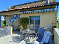 Visualizza le foto dell'immobile