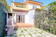 Visualizza le foto dell'immobile