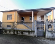 Visualizza le foto dell'immobile