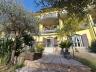 Visualizza le foto dell'immobile