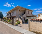 Visualizza le foto dell'immobile