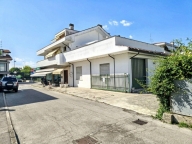 Vai alla scheda immobile Vai alla scheda immobile