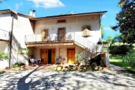 Visualizza le foto dell'immobile