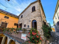 Visualizza le foto dell'immobile