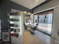 Visualizza le foto dell'immobile