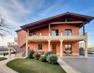 Visualizza le foto dell'immobile