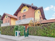 Visualizza le foto dell'immobile