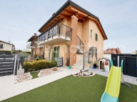 Visualizza le foto dell'immobile