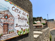 Visualizza le foto dell'immobile