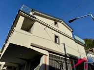 Visualizza le foto dell'immobile