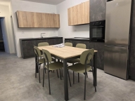 Visualizza le foto dell'immobile