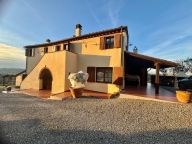 Visualizza le foto dell'immobile