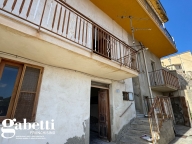 Visualizza le foto dell'immobile