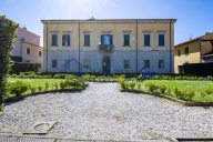 Visualizza le foto dell'immobile